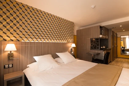 Chambre hôtel avec jacuzzi à Saint-Raphaël