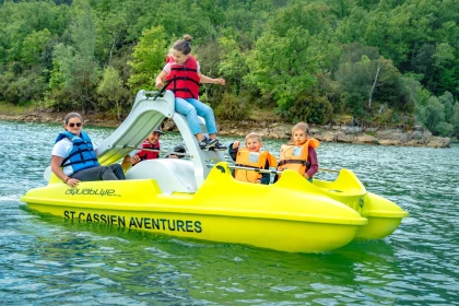 pédalo lac Saint-Cassien activité familiale Secret Santa