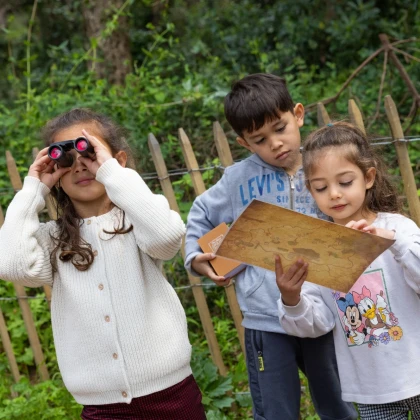 jeu de piste et enquête pour élèves lors d'une sortie scolaire