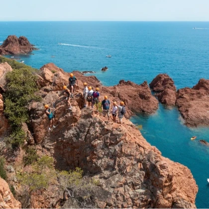 sortie scolaire sportive dans la nature dans le var
