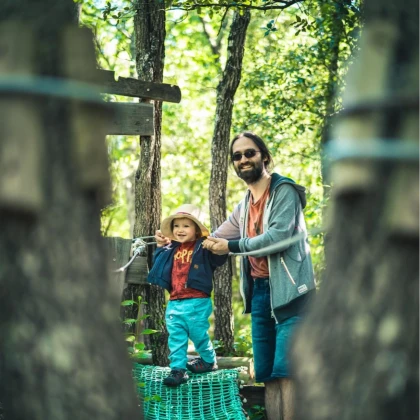 Enfants en activité nature et aventure douce au parc Aoubré