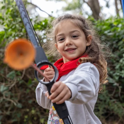 Initiation au tir à l’arc pour enfants en sortie scolaire encadrée