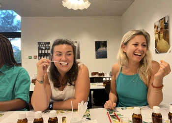 Parfumeur - Expérience Côte d'Azur