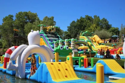 Accès à l'Aquakids ou Minikids pour les plus petits dès 2 ans - Expérience Côte d'Azur
