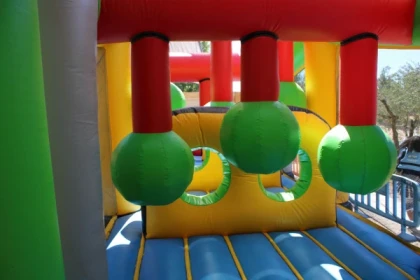 Accès au Ninja Kids gonflable - Roquebrune Sur Argens - PROMO - Expérience Côte d'Azur