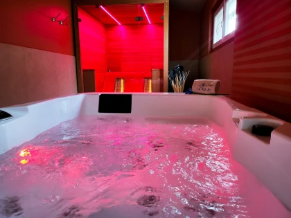Accès SPA privatif 45min à Saint-Raphaël – Jacuzzi & sauna en centre-ville - Expérience Côte d'Azur