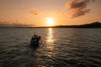 Sortie en mer Sunset - Apéro et musique à Saint Raphaël - Expérience Côte d'Azur