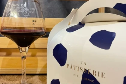 Balade en mer, dégustation vin et chocolat, Port Grimaud - Expérience Côte d'Azur