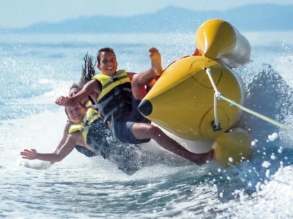 BOUEES TRACTEES : banane, Flyfish, canapé, disque - Expérience Côte d'Azur