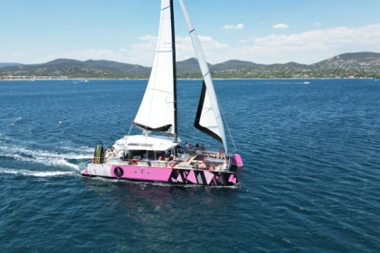 Brunch du dimanche en catamaran départ Cogolin - Expérience Côte d'Azur