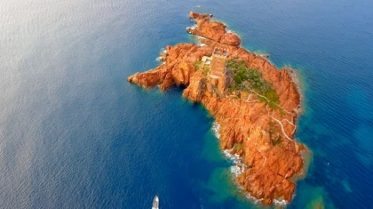 Calanques de l'Esterel by Simone - Saint Raphael - Expérience Côte d'Azur