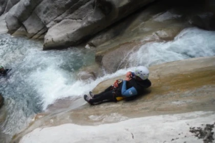 Canyoning la clue de Saint Auban, 1/2 journée (+ 14 ans) - Expérience Côte d'Azur