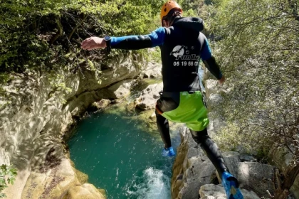 Canyoning niveau 2 - Gorges du loup - Expérience Côte d'Azur