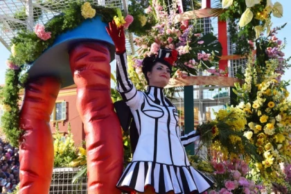 Carnaval de Nice 2026 - BATAILLE DE FLEURS - Excursion en autocar - Expérience Côte d'Azur
