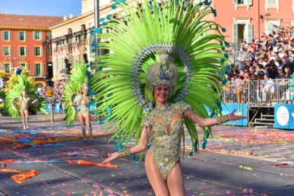 Carnaval de Nice 2026 - BATAILLE DE FLEURS - Excursion en autocar - Expérience Côte d'Azur
