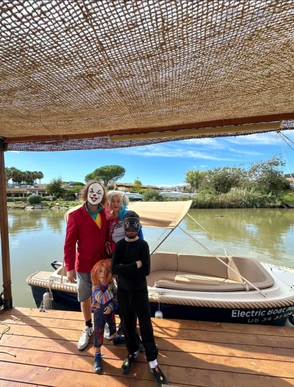 Chasse aux monstres en bateau électrique sans permis - Expérience Côte d'Azur