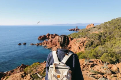 Disparition sur l’île d’Or : Cluedo® géant en plein air à Saint-Raphaël - Expérience Côte d'Azur