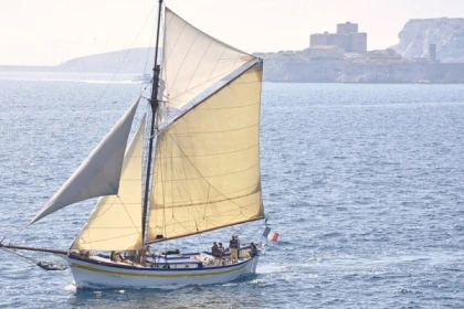 Croisière à la voile Château d'if, Calanques du Frioul & Baignade - Expérience Côte d'Azur