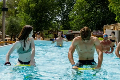Cross fit training en piscine plein air - Expérience Côte d'Azur