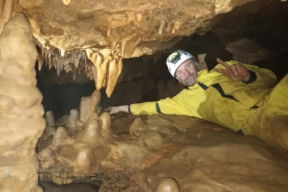 Découverte pédagogique de la Spéléologie - Grotte de la Mescla - Spécial Scolaire - Expérience Côte d'Azur