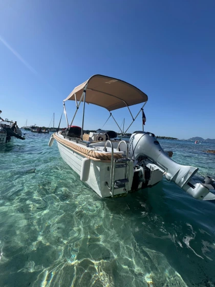 Demi-journée bateau sans permis – Lérins (4h) - Expérience Côte d'Azur