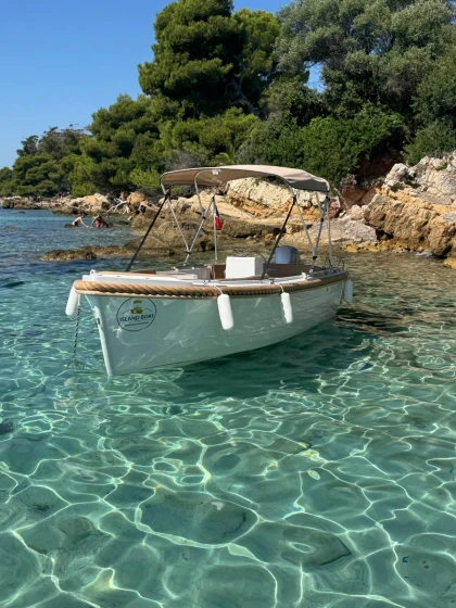 Demi-journée bateau sans permis – Lérins (4h) - Expérience Côte d'Azur