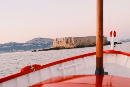 Demi-journée en barquette marseillaise - Expérience Côte d'Azur