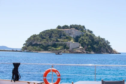 Départ Hyères | La Matinée Détente | Fort de Brégançon ou Porquerolles - Expérience Côte d'Azur