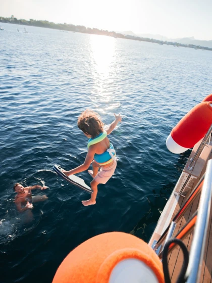 Balade catamaran hyères - Coucher de soleil presqu'île de Giens - Expérience Côte d'Azur