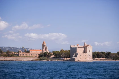 Sortie Catamaran journée - Départ Cagnes sur Mer vers les Iles de Lérins - Expérience Côte d'Azur