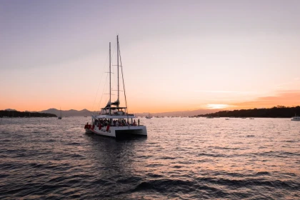 Départ Marina Baie des Anges | La Sunset Guinguette | Anse de la Salis - Expérience Côte d'Azur
