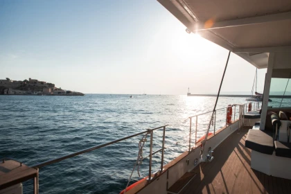 Départ Marseille | La Soirée Dîner  | Archipel du Frioul - Expérience Côte d'Azur