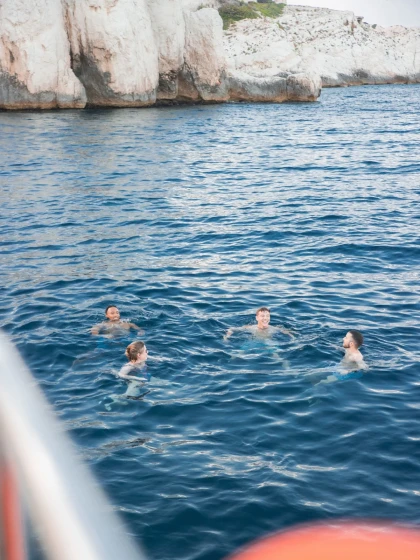 Soirée catamaran Marseille : sunset & dîner en mer au départ du Vieux-Port - Expérience Côte d'Azur