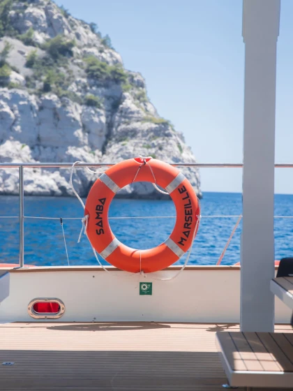 Croisière brunch au départ de Marseille : découvrez les calanques en catamaran - Expérience Côte d'Azur