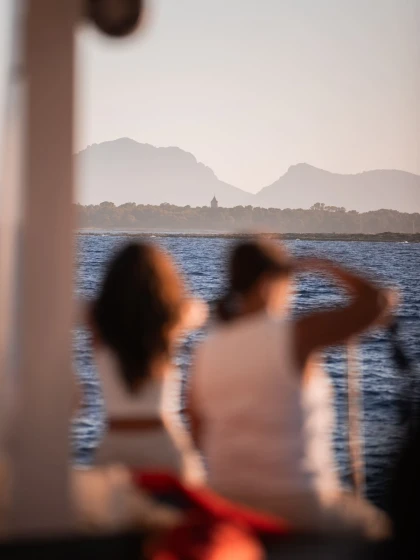 Sortie coucher de soleil en catamaran au départ de Nice – Baie de Villefranche-sur-Mer - Expérience Côte d'Azur