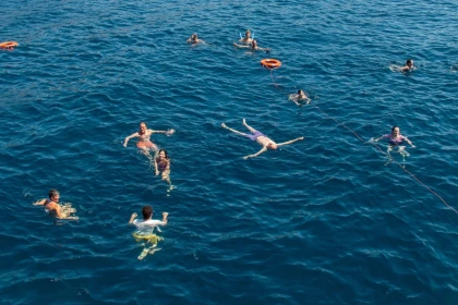 PROMO Catamaran- départ St Raphaël - Visite Guidée du Littoral - Expérience Côte d'Azur
