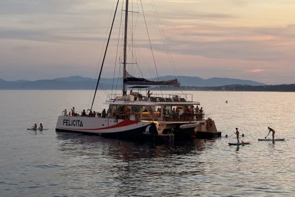 Catamaran  St Raphaël - Soirée Dîner Cap Dramont & Ile d'Or - Expérience Côte d'Azur
