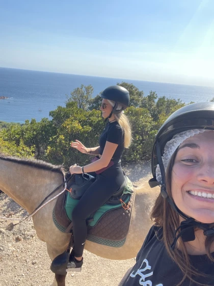 EVJF / EVG des 3 Fers: à cheval avec apéritif provençal au Dramont – Saint-Raphaël - Expérience Côte d'Azur