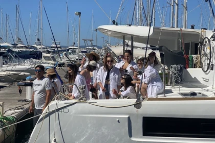 EVJF PREMIUM JOURNEE SUR CATAMARAN PRIVATISE 12 Pers - Expérience Côte d'Azur