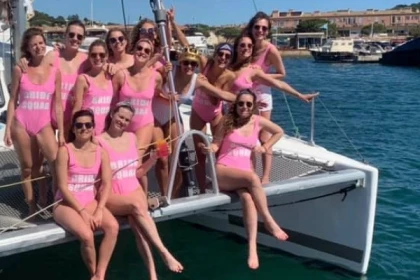 EVJF PREMIUM JOURNEE SUR CATAMARAN PRIVATISE 12 Pers - Expérience Côte d'Azur