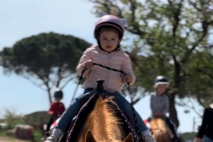1h de balade à cheval dans le massif de l'Esterel - PROMO - Expérience Côte d'Azur