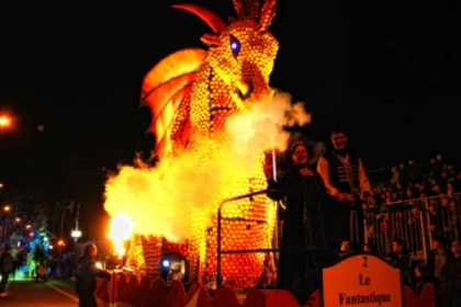 Fêtes du Citron à Menton 2026 - CORSO AUX LUMIERES - excursion en autocar - Expérience Côte d'Azur