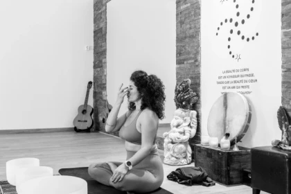 Hatha flow yoga à Sainte Maxime - Expérience Côte d'Azur