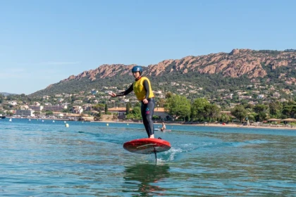 Initiation au surf électrique à Agay - Expérience Côte d'Azur