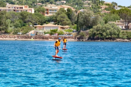 Initiation au surf électrique à Agay - Expérience Côte d'Azur