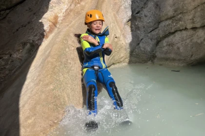 Canyoning facile en famille spécial enfant - Expérience Côte d'Azur