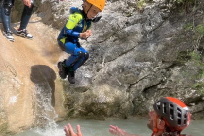Canyoning facile en famille spécial enfant - Expérience Côte d'Azur