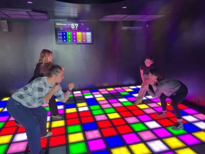 Jeux multi-activités en intérieur -  au Cap Grand Bleu à Saint Raphaël - Expérience Côte d'Azur