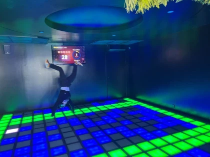 Jeux multi-activités en intérieur -  au Cap Grand Bleu à Saint Raphaël - Expérience Côte d'Azur
