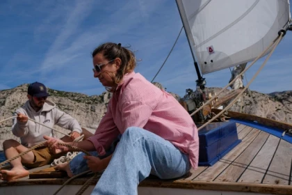Journée Calanques à la voile, baignade, buffet & vins - Expérience Côte d'Azur